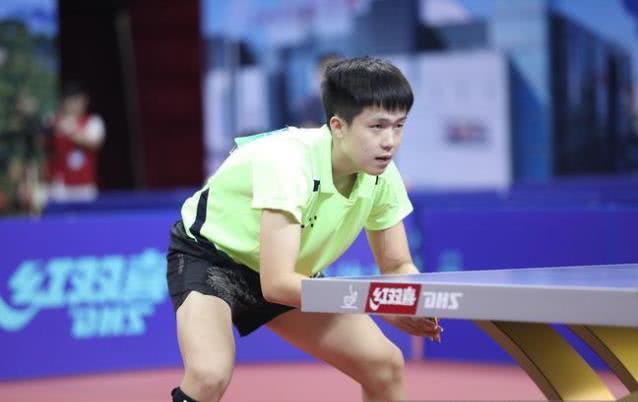 而雄鹿则会 而雄鹿则会