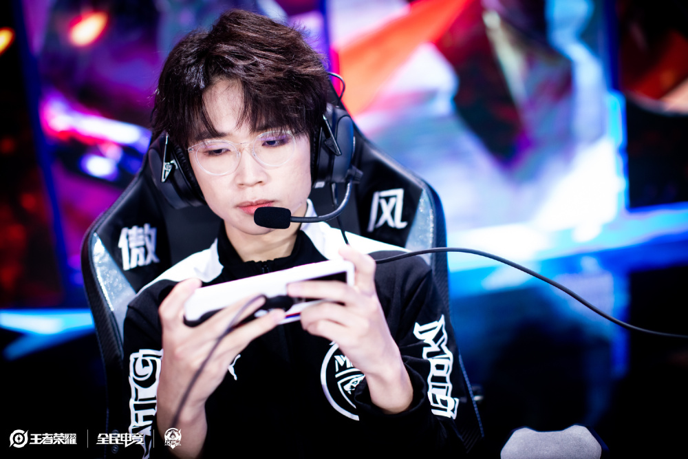 他虽然有过 他虽然有过