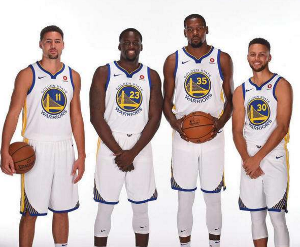 萨的中场只 萨的中场只